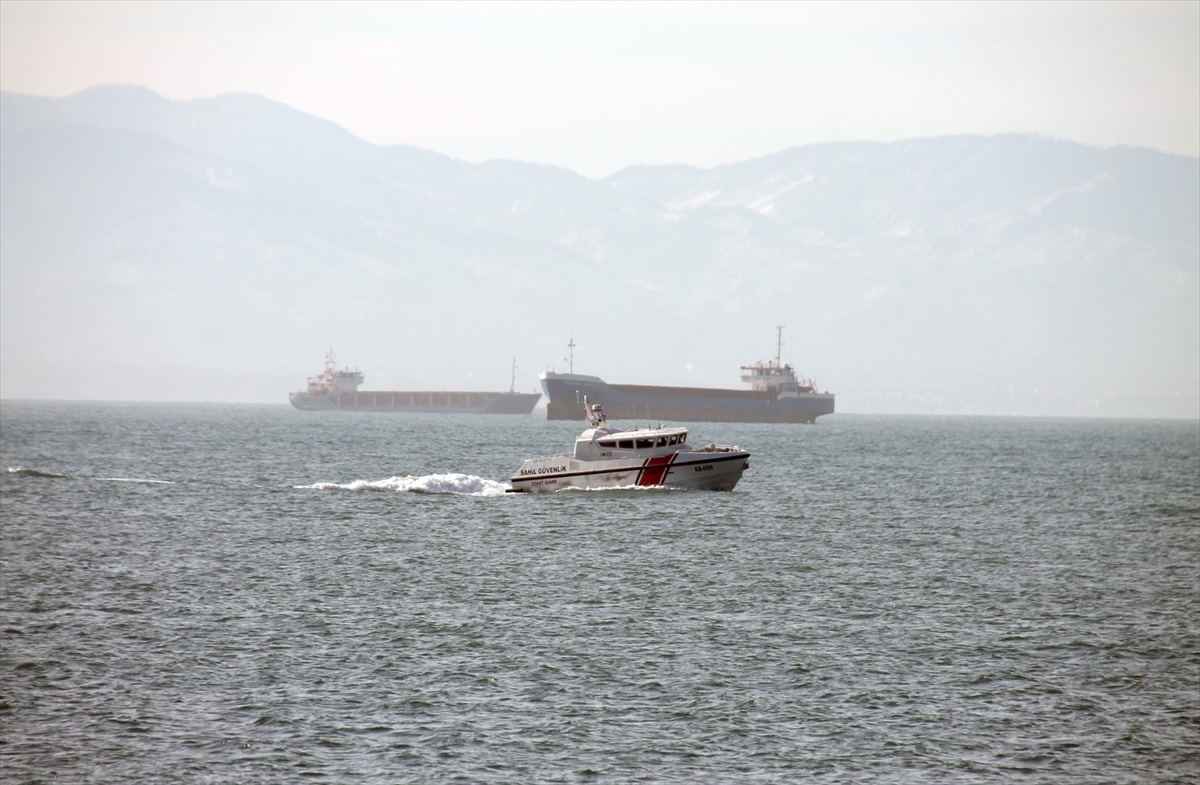 Zonguldak\'ta batan gemide kayıp 7 kişinin arama çalışmaları devam ediyor