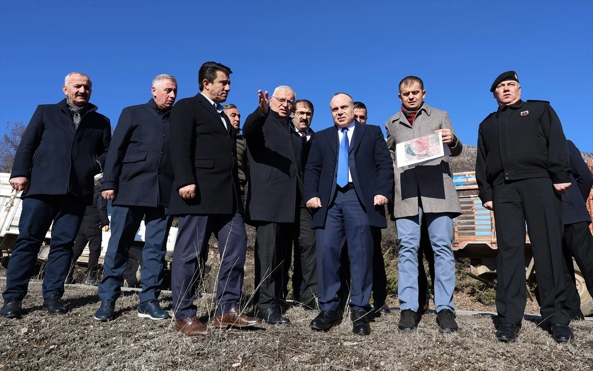 Artvin Valisi Cengiz Ünsal, Ardanuç ilçesinde Güneş Enerji Santrali projesi için incelemelerde bulundu