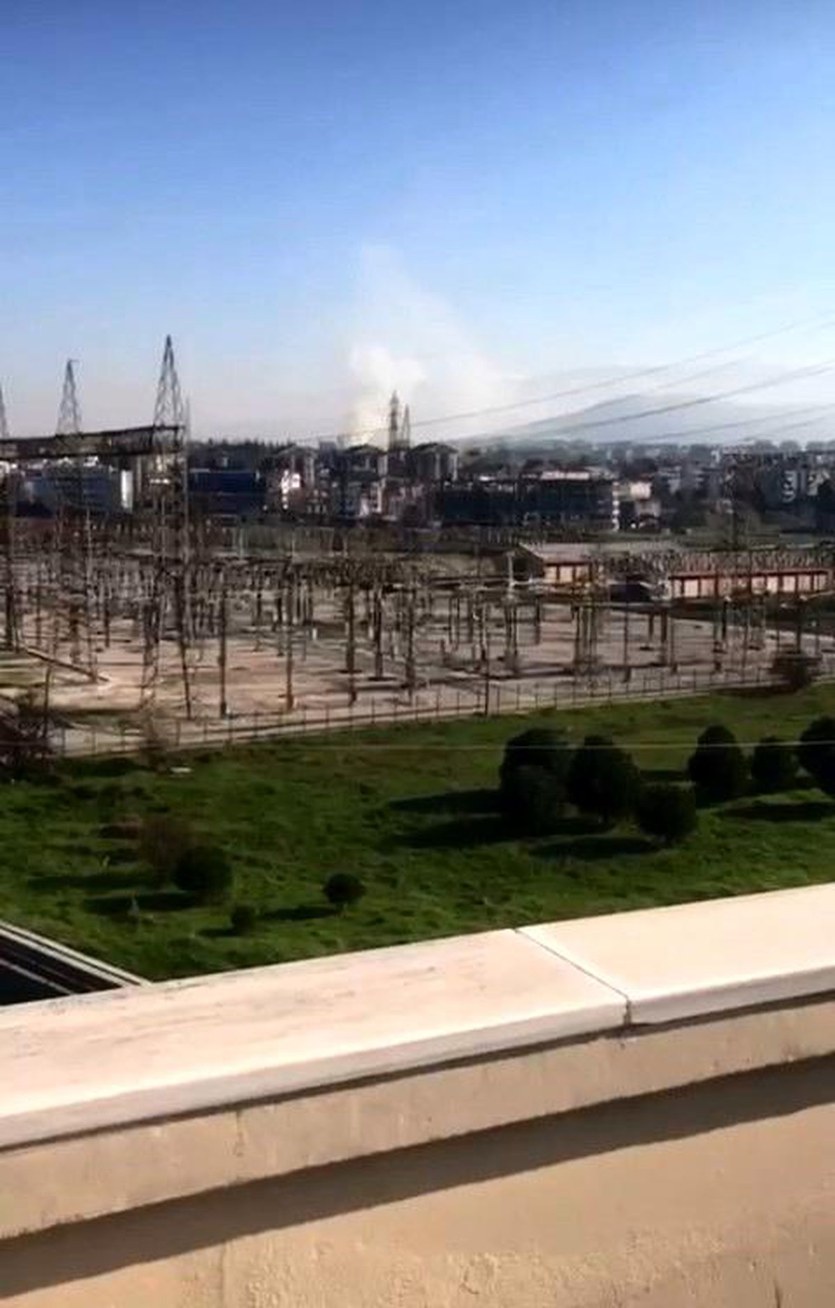 Bursa\'da Ahır Yangınında Facia Önleniyor