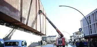 Çanakkale'deki alışveriş merkezinde çıkan yangın söndürüldü