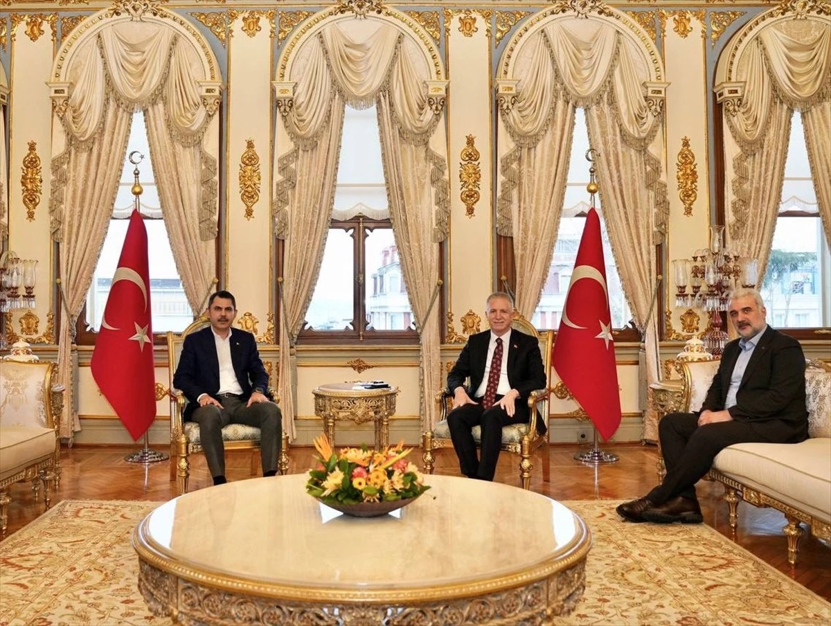 Murat Kurum, İstanbul Valisi Davut Gül\'ü ziyaret etti