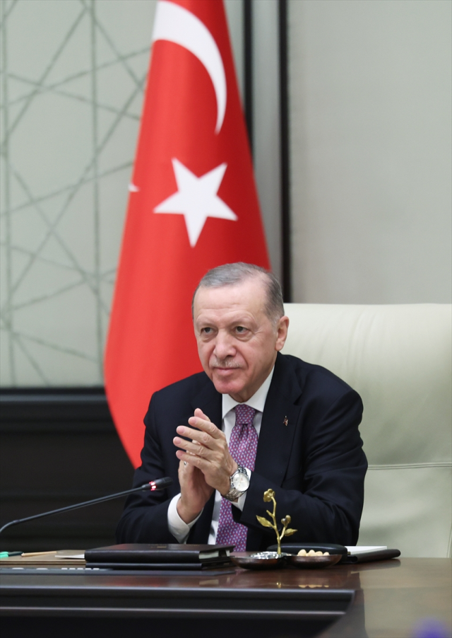 Cumhurbaşkanı Erdoğan, Türkiye'nin ilk uzay yolcusu Alper Gezeravcı ile görüştü