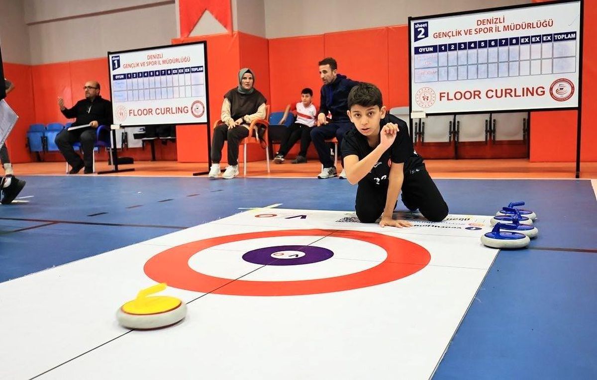 Denizli\'de Okul Sporları Floor Curling Yıldızlar Yarışmaları Tamamlandı