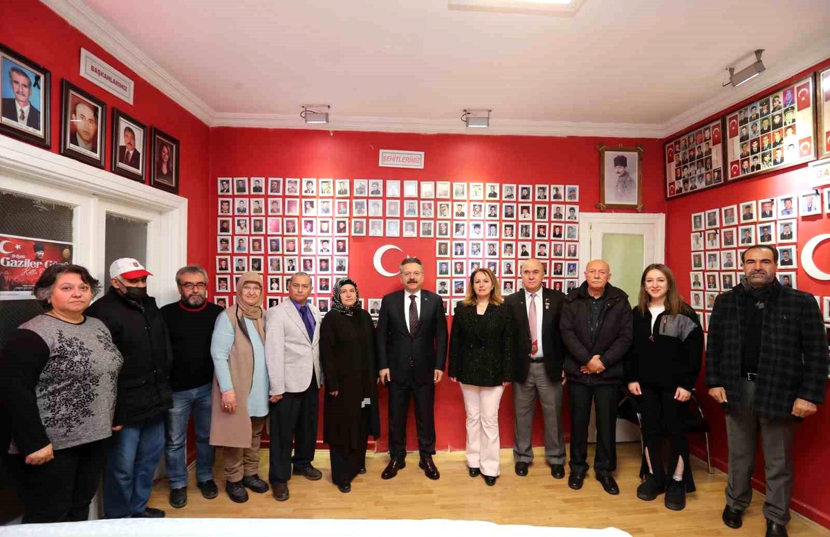 Eskişehir Valisi Hüseyin Aksoy, Gazi Derneklerini Ziyaret Etti