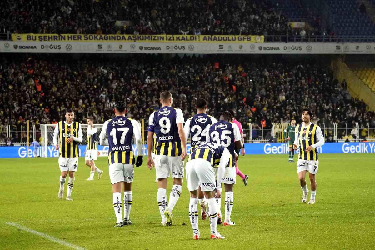 Fenerbahçe, İstanbul\'da 4 maça çıkacak