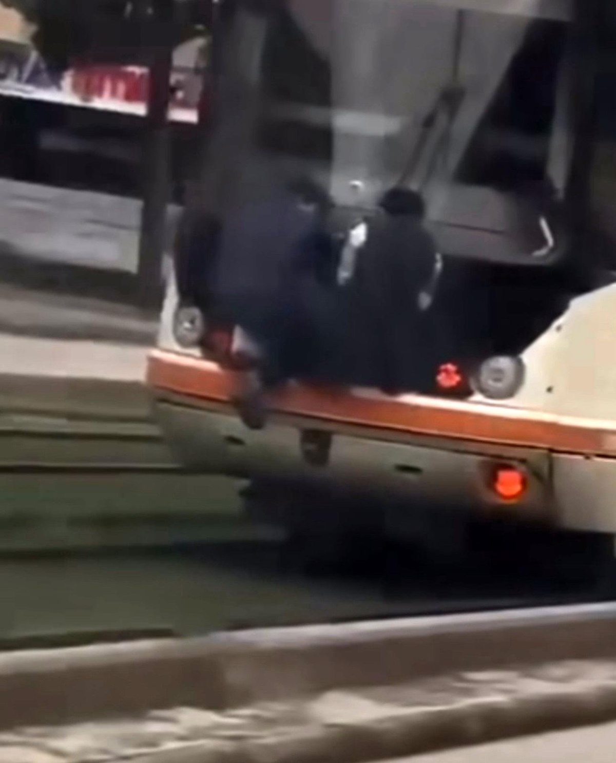 Gaziantep\'te Tehlikeli Tramvay Yolculuğu