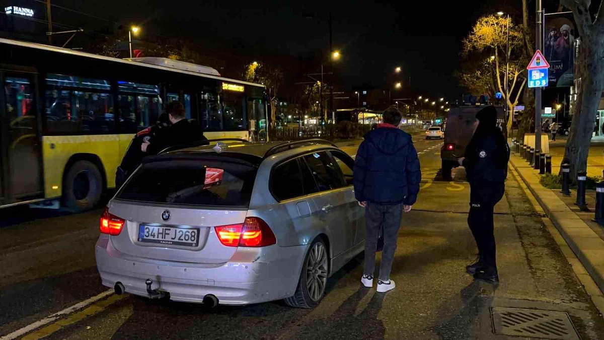 İstanbul\'da Huzur Uygulaması: Araçlar Didik Didik Arandı