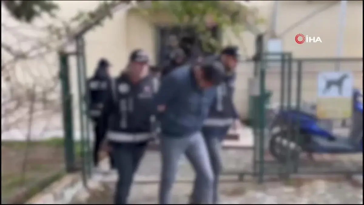 İzmir'de 1 milyar doların üzerinde tarihi kara para aklama operasyonu 4 gümrük memuru da gözaltında