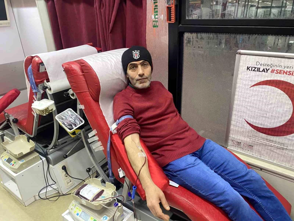 Zonguldak\'ta Vatandaşlar Kan Bağışı Yaparak Destek Verdi