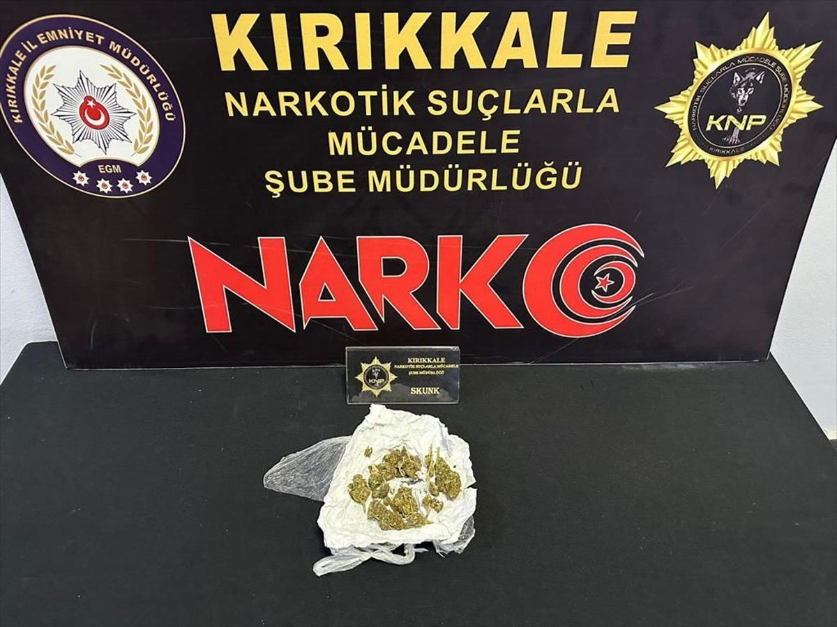 Kırıkkale\'de düzenlenen uyuşturucu operasyonlarında 17 zanlıdan 3\'ü tutuklandı