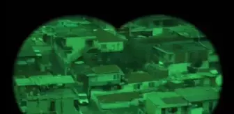 İzmir'de çatışma sonrası polis operasyonu kameralara yansıdı