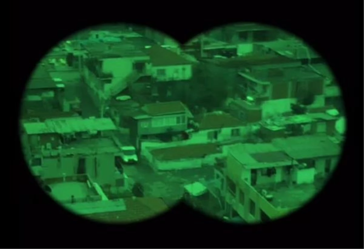 İzmir\'de çatışma sonrası polis operasyonu kameralara yansıdı