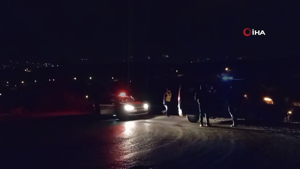 Kontrolden çıkan otomobil şarampole devrildi: 3 yaralı