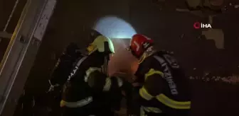 Kullanılmayan evden yükselen alevler geceyi aydınlattı