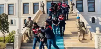 Mardin'de Irak uyruklu 5 kişinin cipte silahla öldürülmesi davası ertelendi