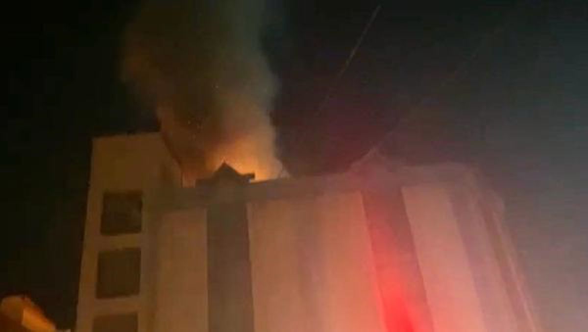 Samsun Canik'te bir mağazanın çatısında yangın çıktı