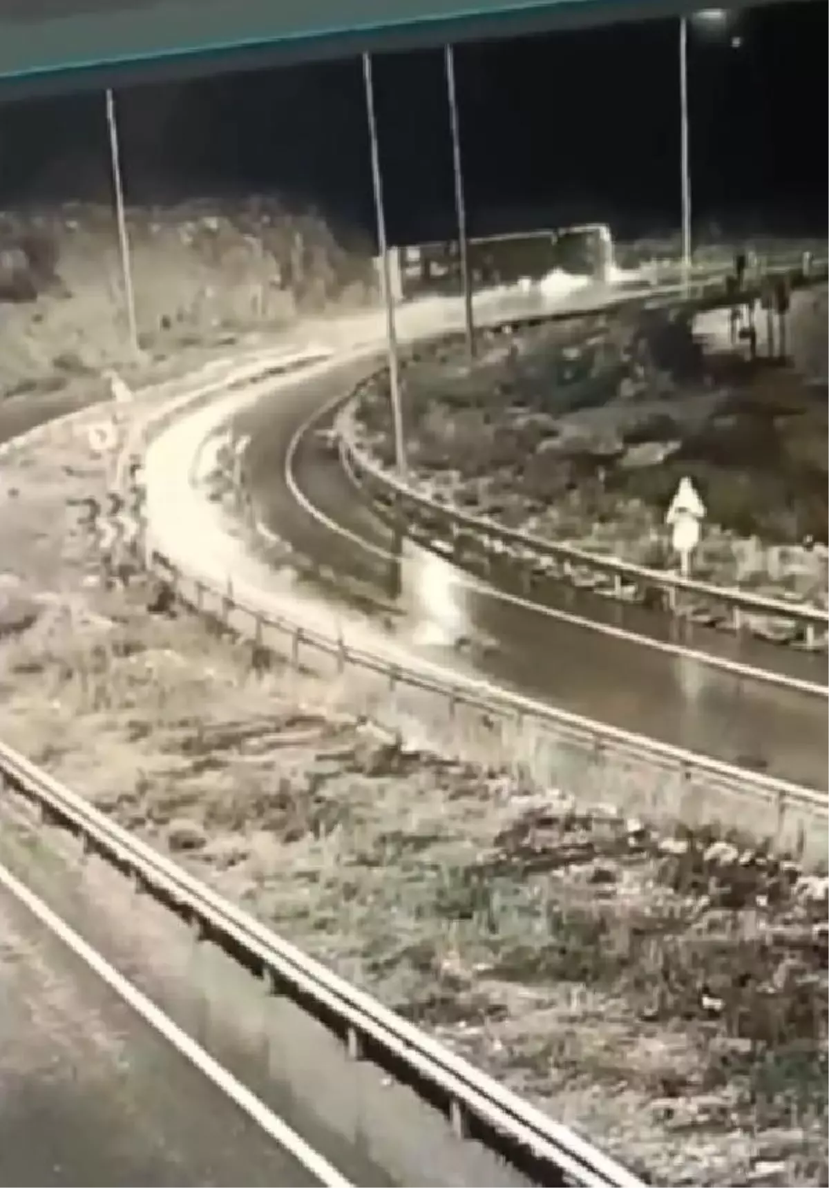 Mersin'de yolcu otobüsü devrildi 9 ölü, 30 yaralı (3)