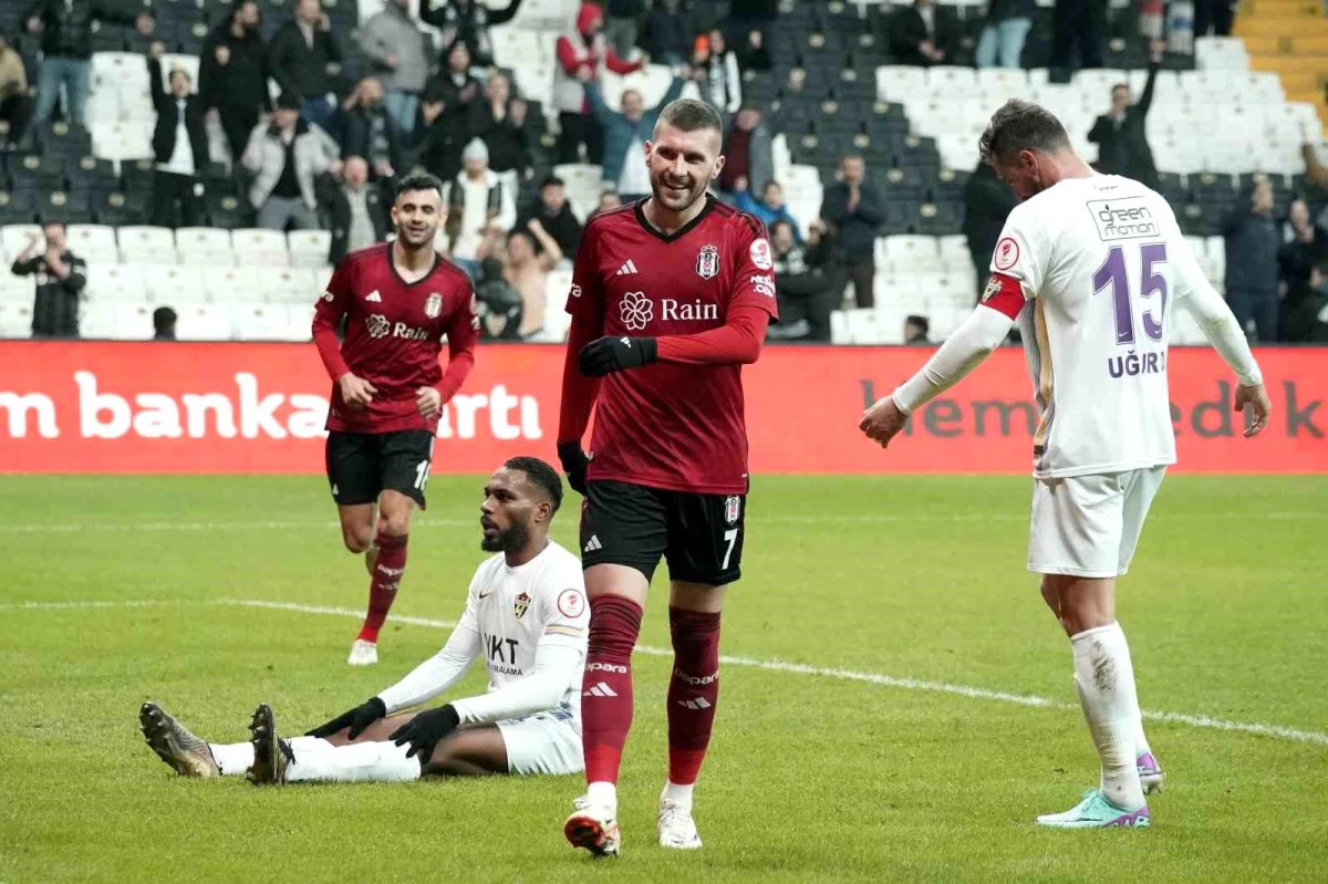 Beşiktaşlı Ante Rebic, Eyüpspor\'a karşı ilk golünü attı