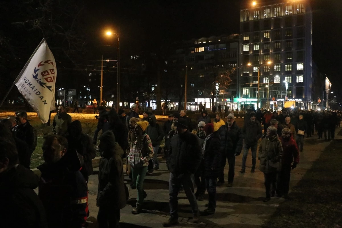 Sırbistan\'da Muhalefet, Seçim Usulsüzlüğünü Protesto Etmeye Devam Ediyor