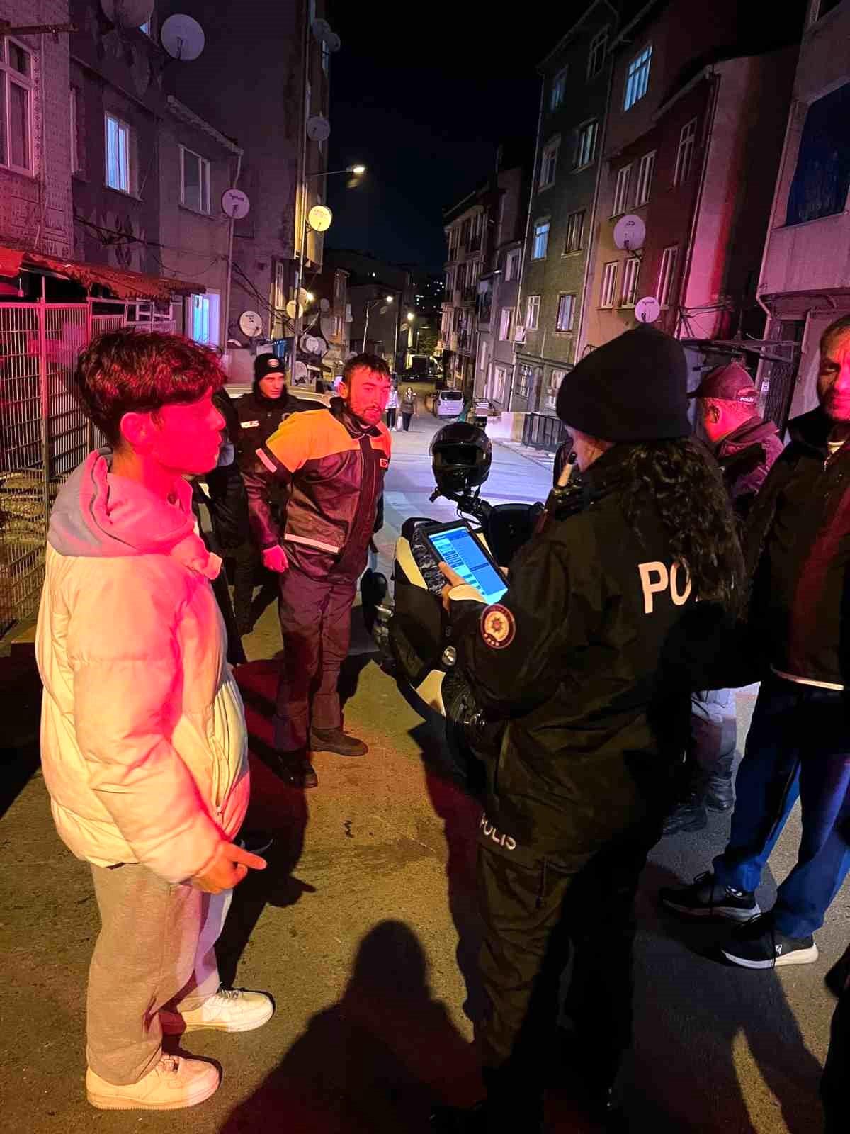 Şişli\'de yapılan dar alan uygulamasında zanlılar yakalandı, uyuşturucu ele geçirildi