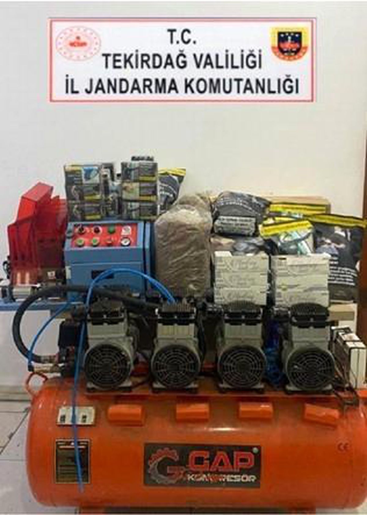 Tekirdağ\'da Kaçak Makaron ve Tütün Ele Geçirildi