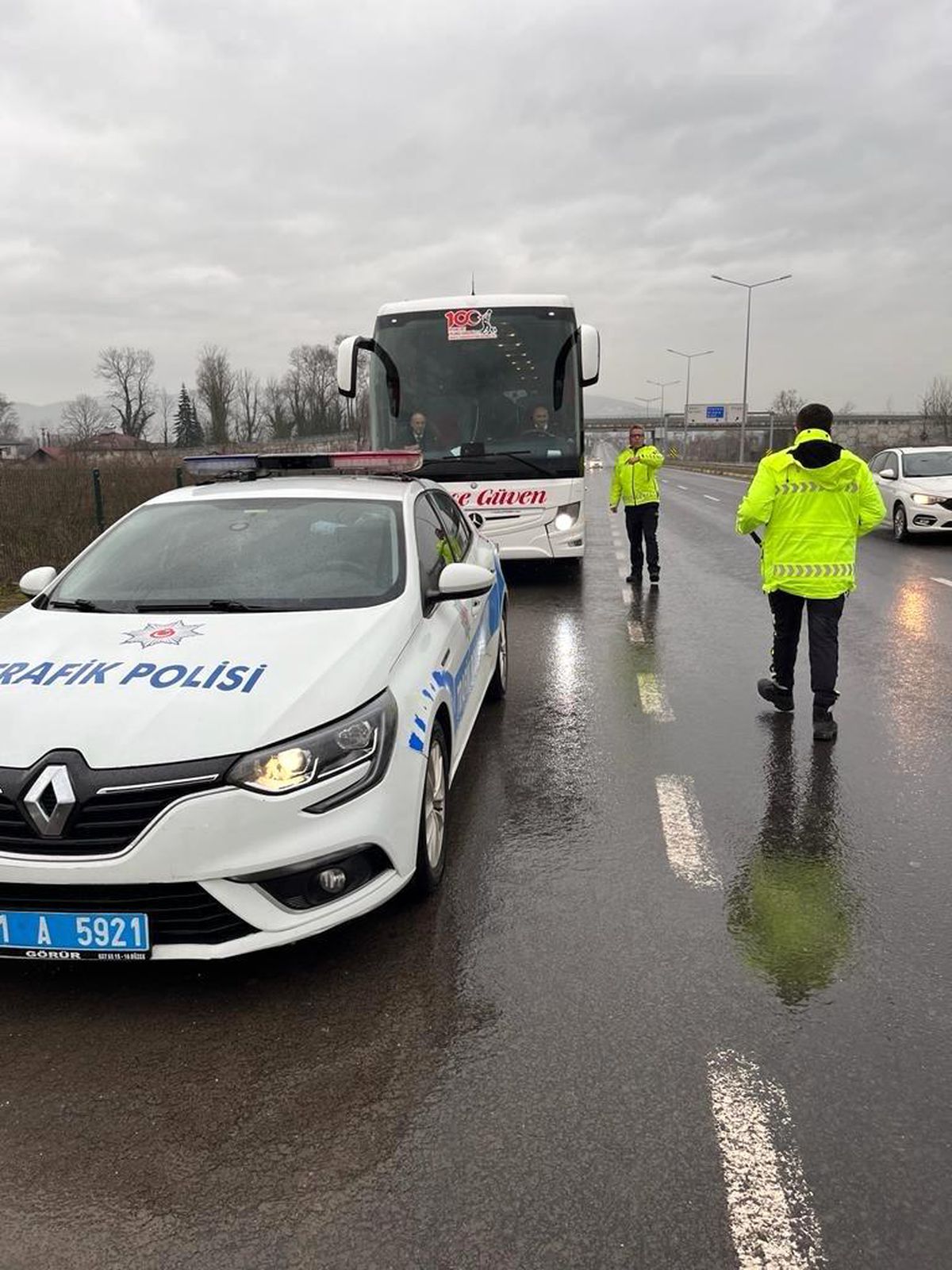 Düzce\'de Yolcu Otobüslerine Denetim