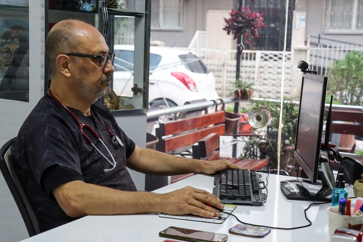 Adana\'da Protez Damak Tedavisiyle Kedinin Sağlığına Kavuşması
