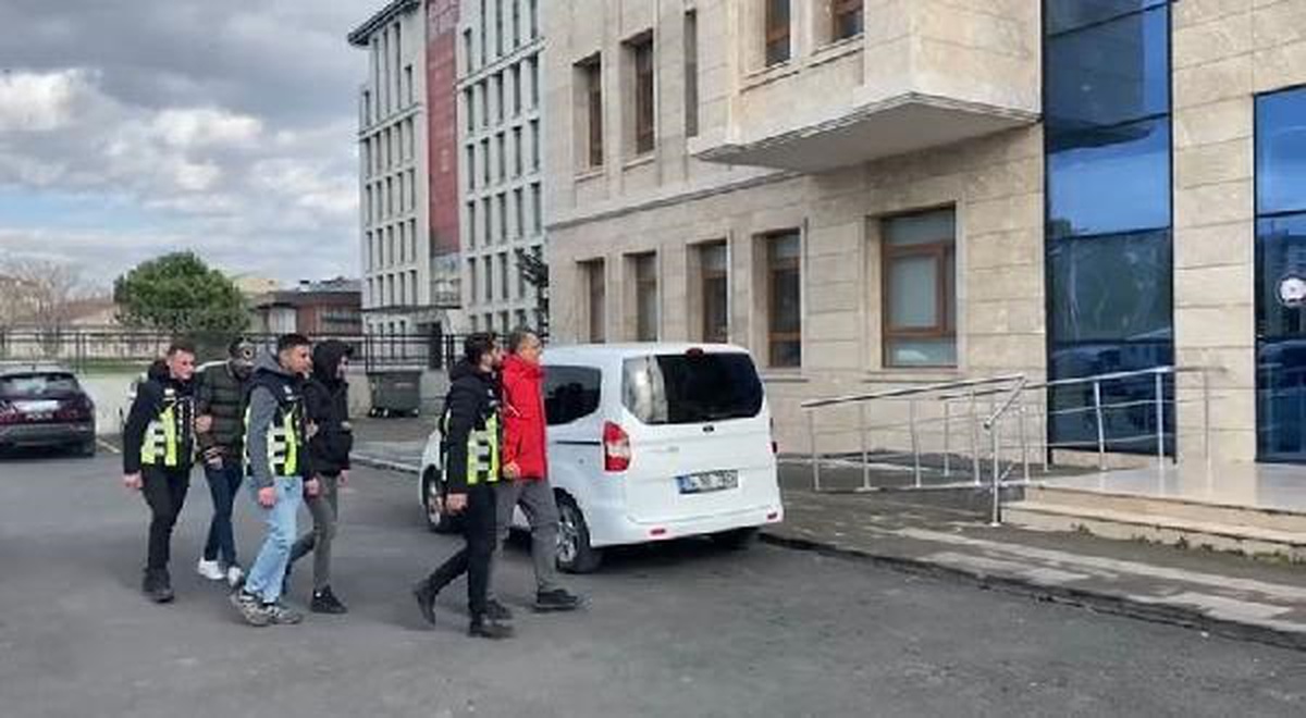 Zeytinburnu\'nda düğün konvoyu trafiği kapattı, 19 bin 446 lira ceza yazıldı