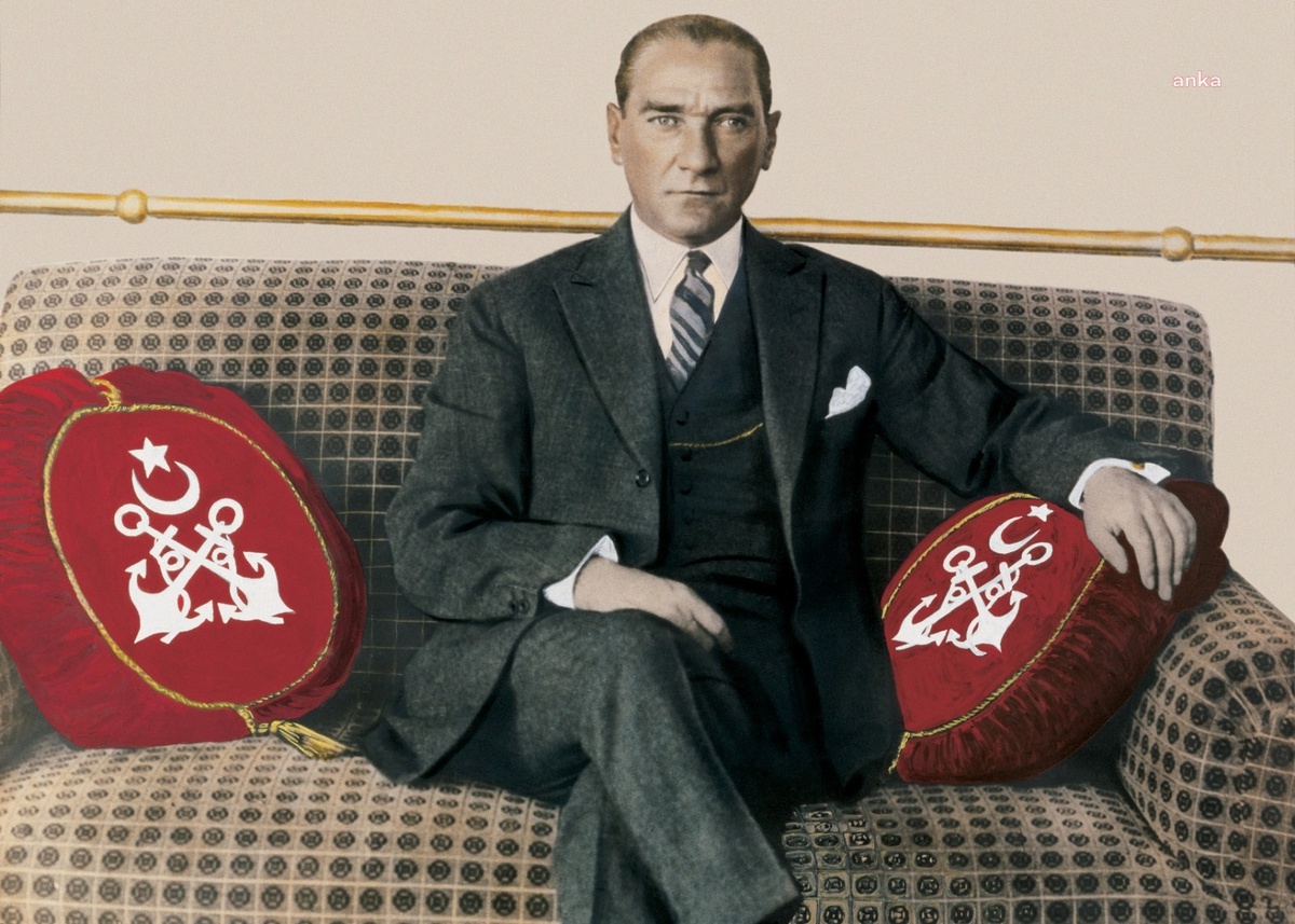 Atatürk ve Cumhuriyet Gemileri Fotoğraf Sergisi İzmirlilerle Buluşuyor