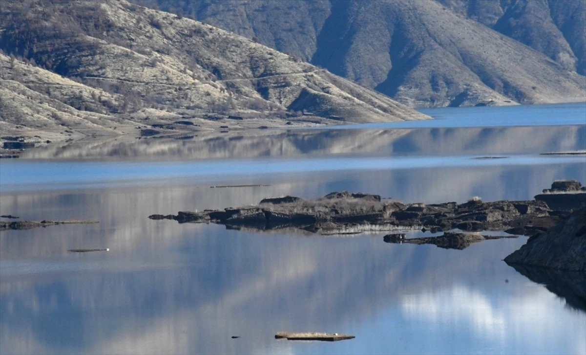 Adıyaman\'ın Çat Barajı\'ndaki yüzen adaların korunması için çalışma başlatıldı