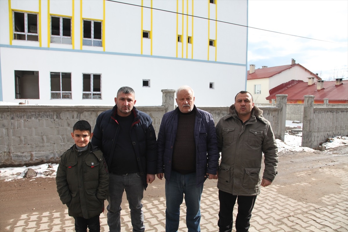 Ahlat\'ta Sahipsiz Hayvanlar Sorunu