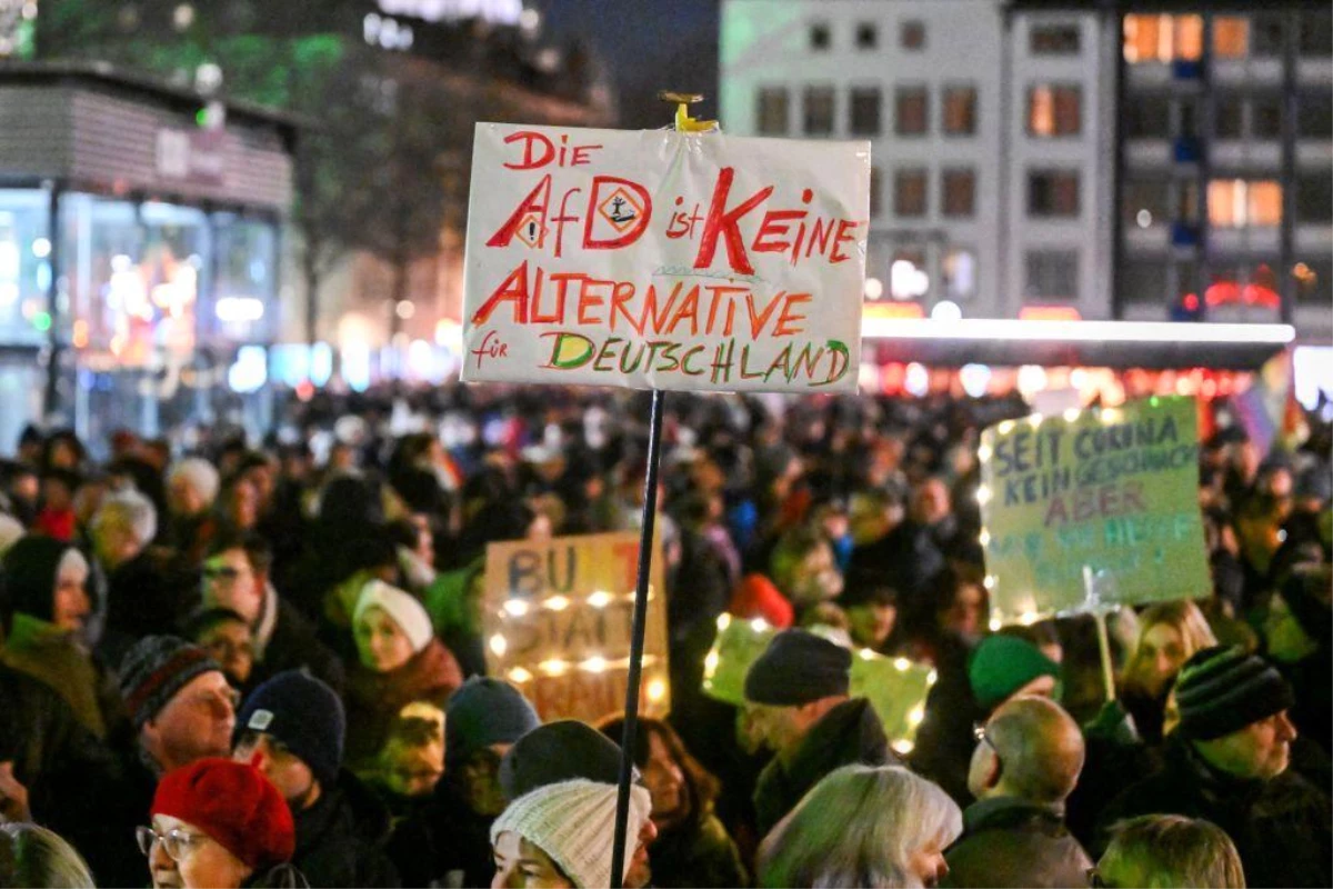 Almanya\'da aşırı sağcı partinin göçmenleri geri gönderme planlarına tepki