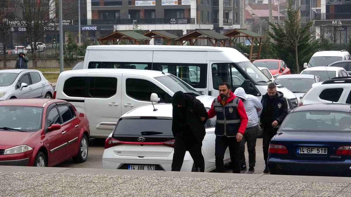 Bolu\'da bir binanın deposundan 35 bin liralık ışıklandırma malzemesi çalındı