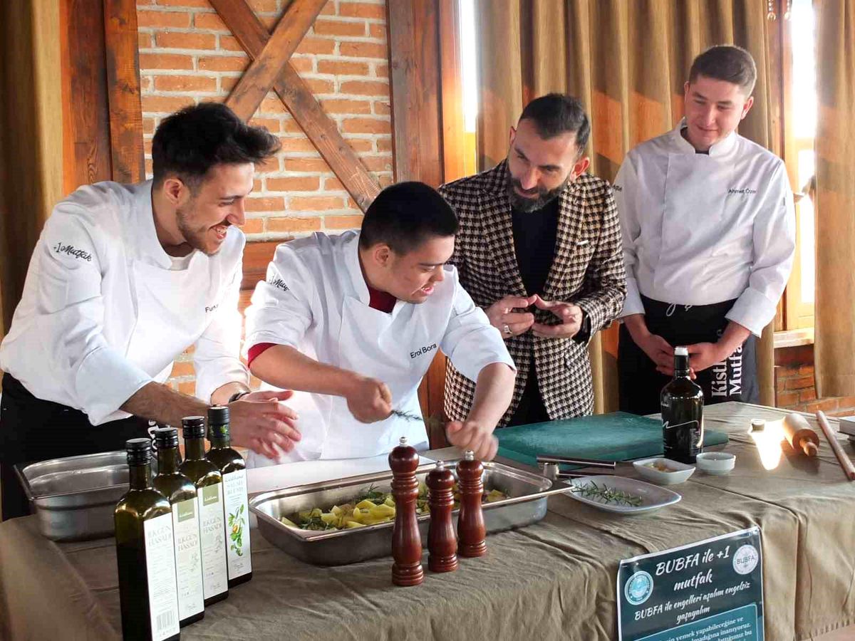 Down Sendromlu Gençler Gastronomi Projesiyle Mutfakta