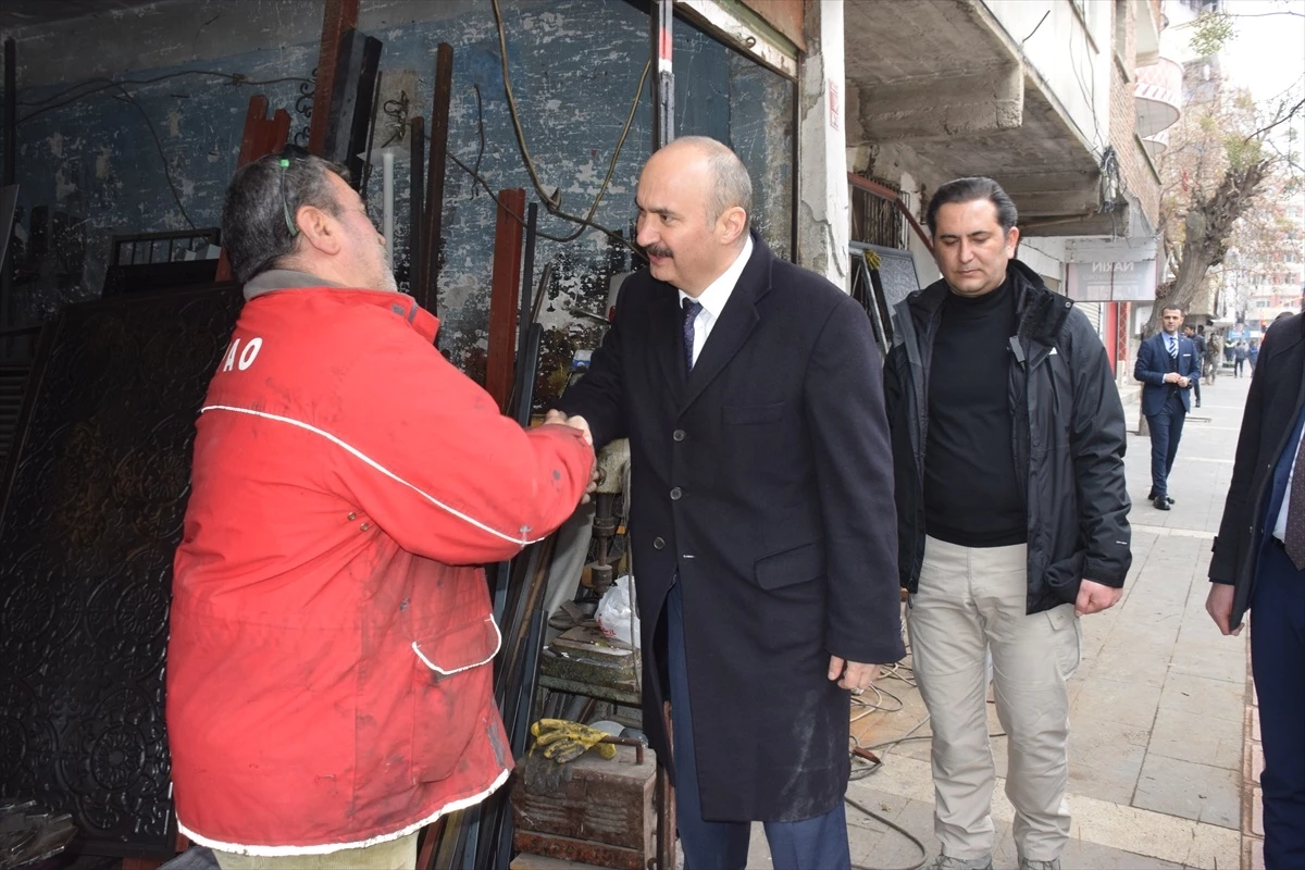 Batman Valisi ve Belediye Başkan Vekili Ekrem Canalp, esnafı ziyaret etti