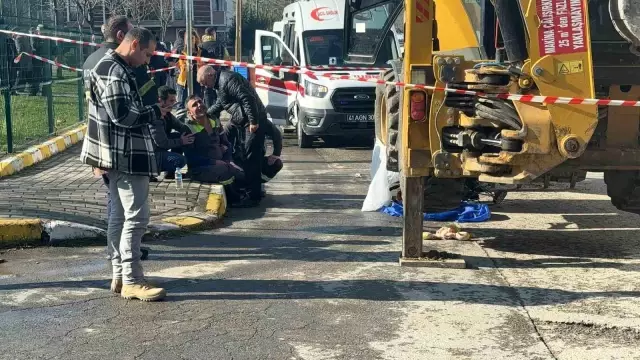 İş makinesi parkta anne ve çocuklarına çarptı, bebek hayatını kaybetti