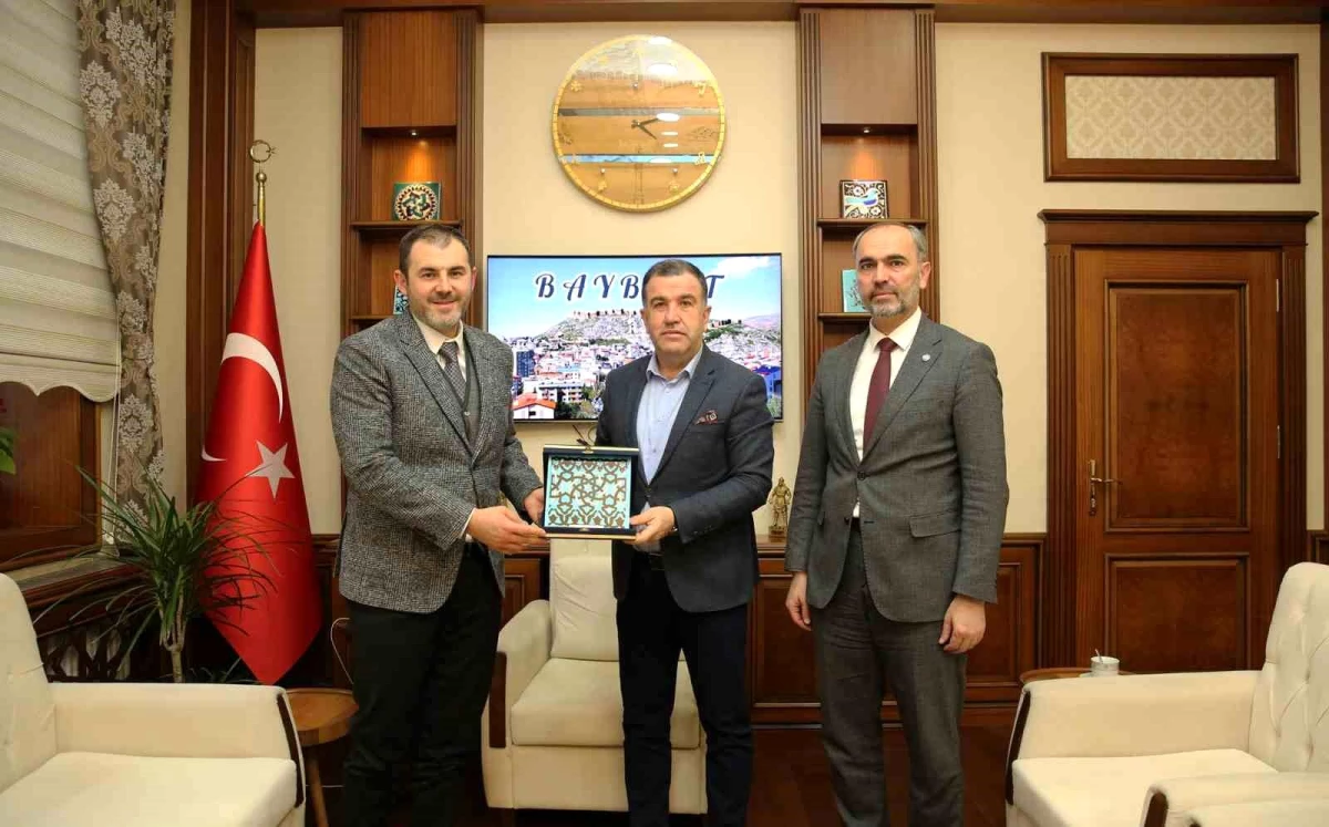 Bayburt Valisi Mustafa Eldivan, Türkiye Kano Federasyonu Başkanı Alper Cavit Kabakçı\'yı kabul etti