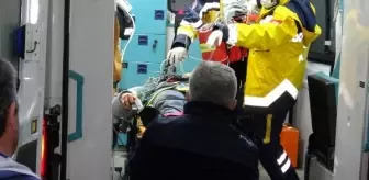Genç kadın cep telefonuna gelen mesaj sonrası kendini araçtan attı, sevgilisi ise gözaltında