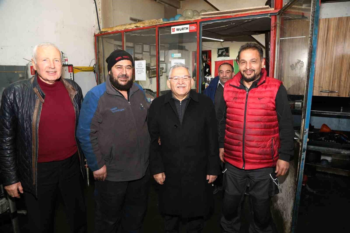 Başkan Büyükkılıç, Sanayi Mahallesi\'ndeki Esnafı Ziyaret Etti