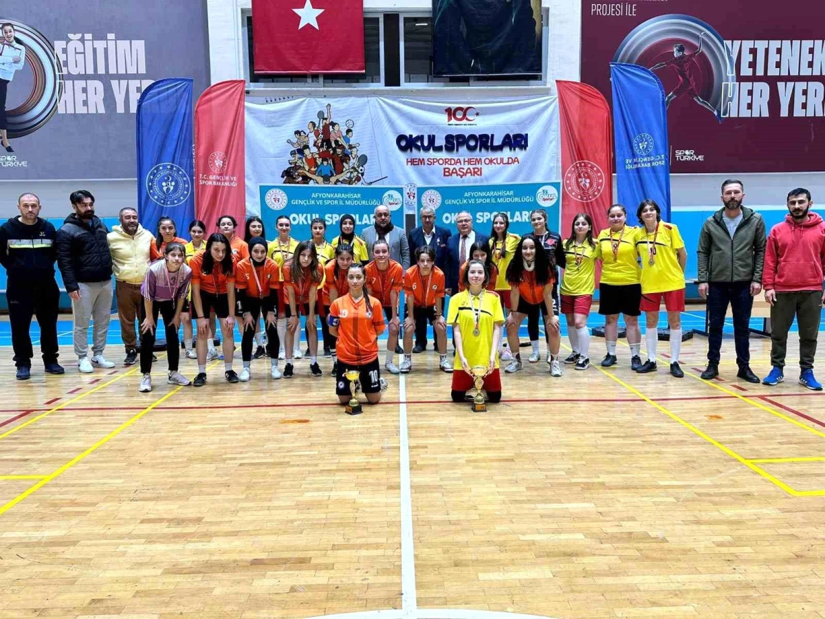 Afyonkarahisar\'da Genç Kızlar Futsal Müsabakaları Sonuçlandı