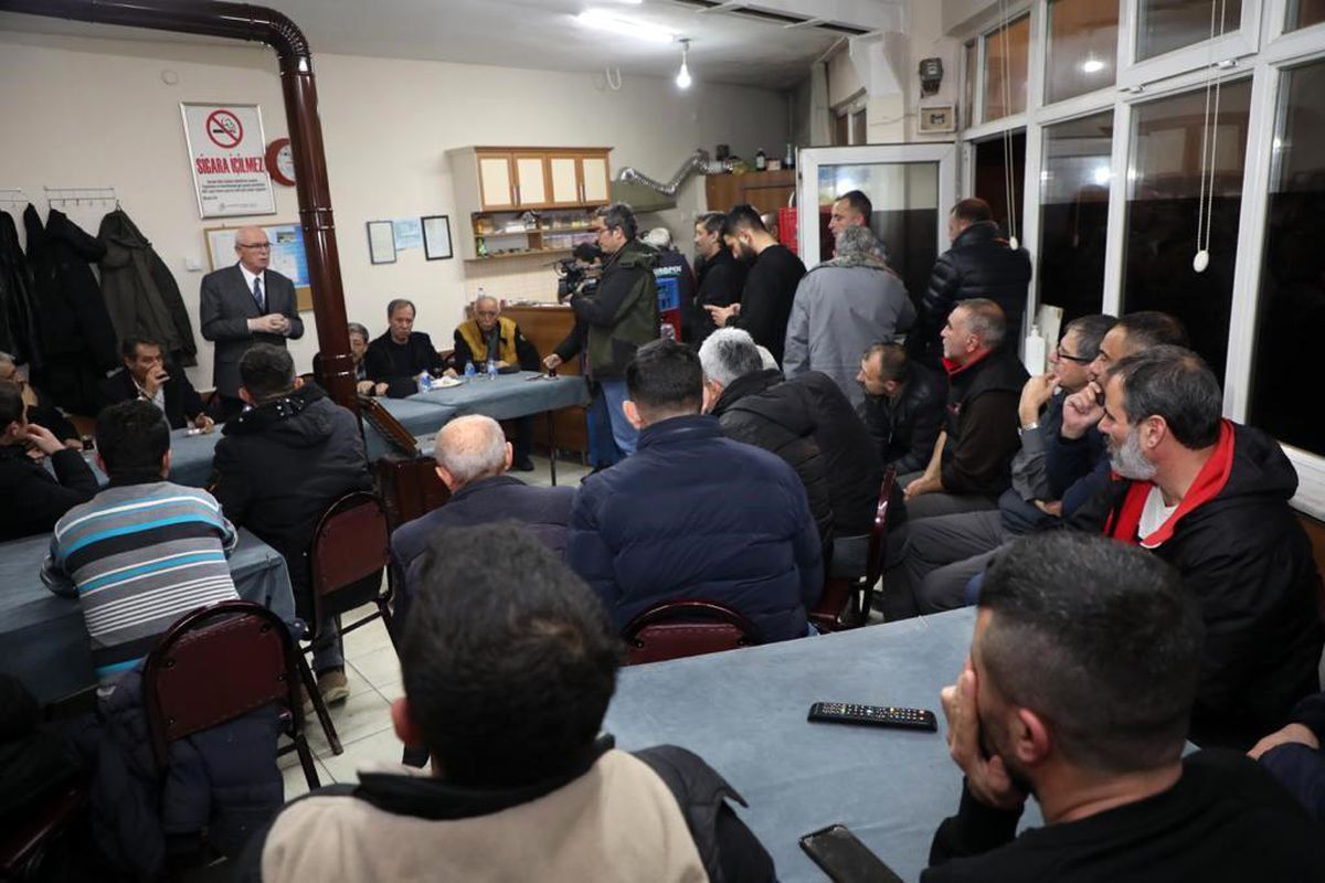 Odunpazarı Belediye Başkanı Kazım Kurt, Bardakçı Köyü Kalkındırma Sosyal Yardımlaşma ve Dayanışma Derneği\'ni ziyaret etti