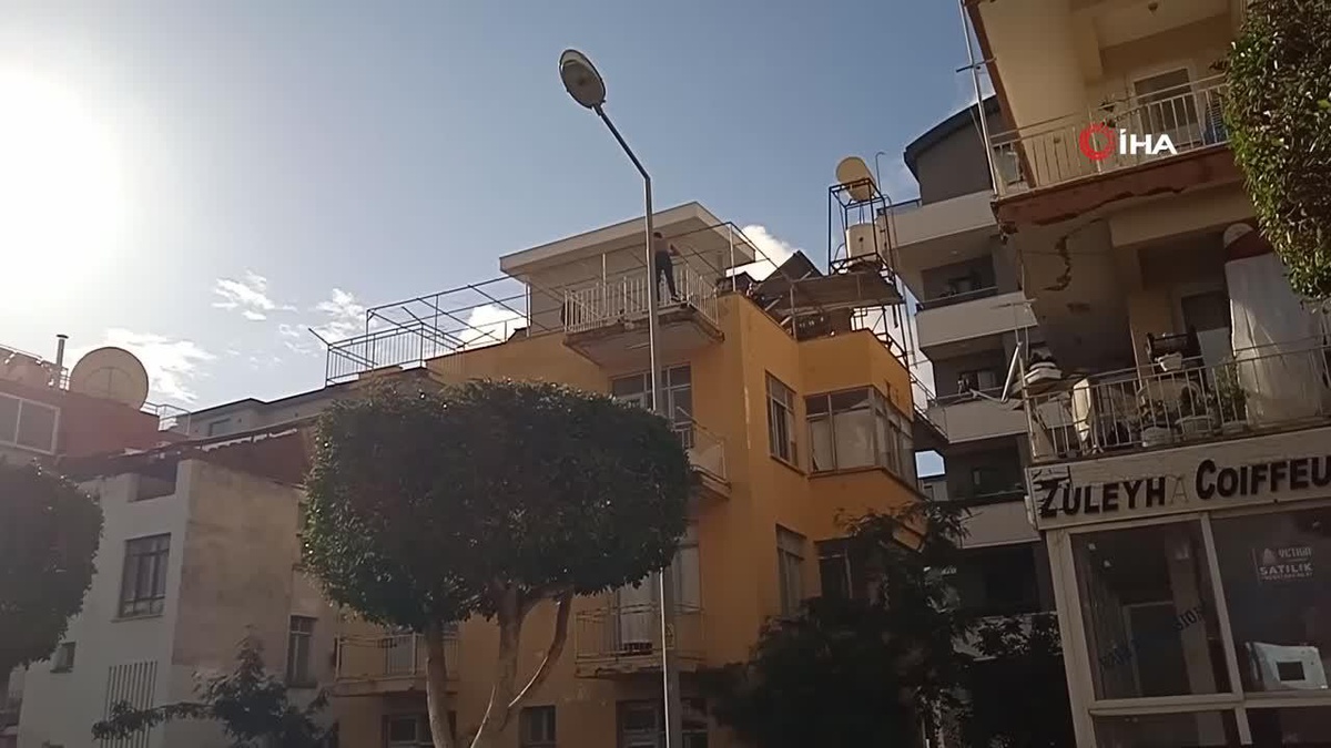 Ailesi tarafından ikna edilen genç intihardan vazgeçti