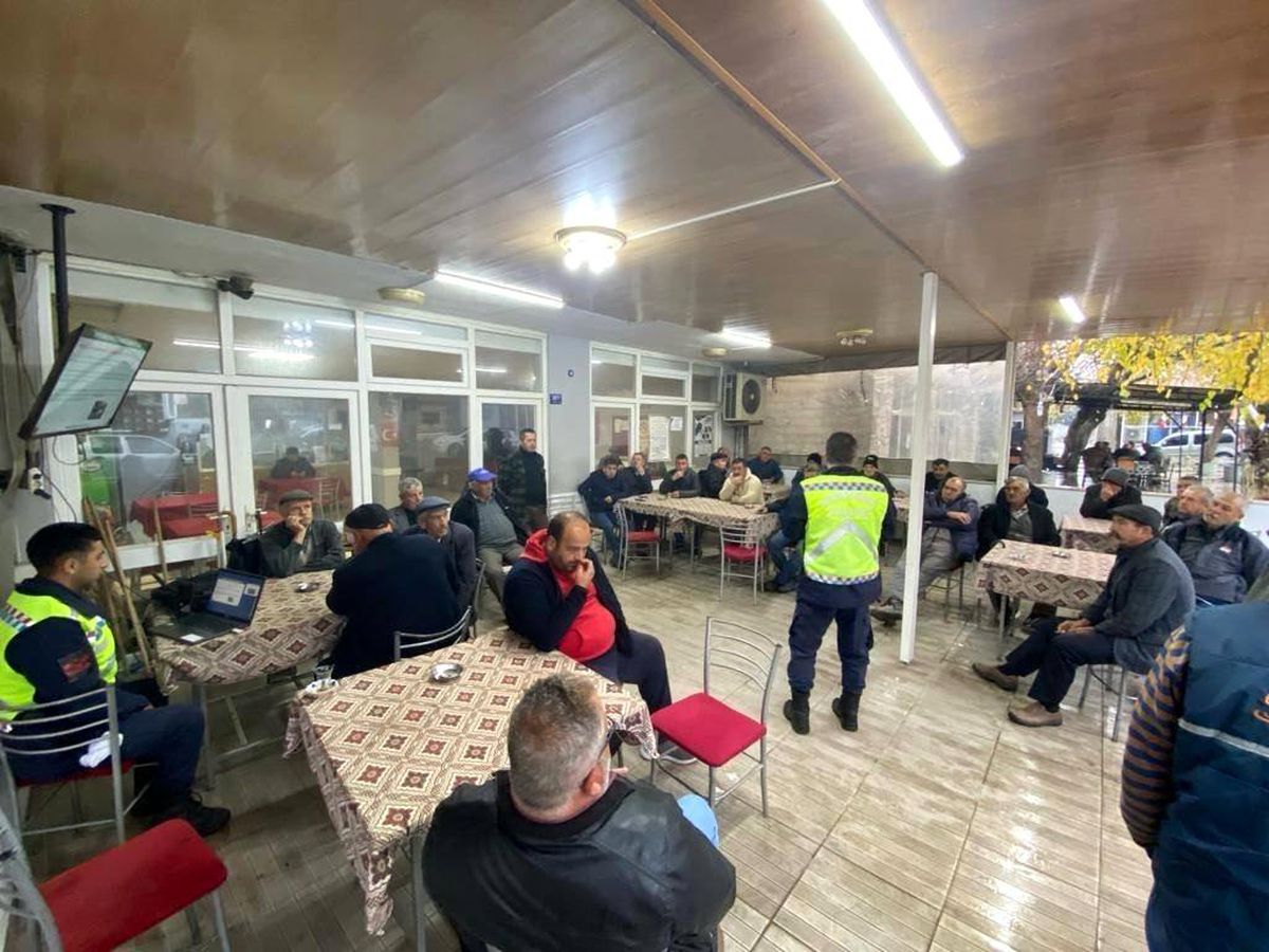 Kuşadası\'nda Motorlu Bisiklet Sürücülerine Eğitim Düzenlendi