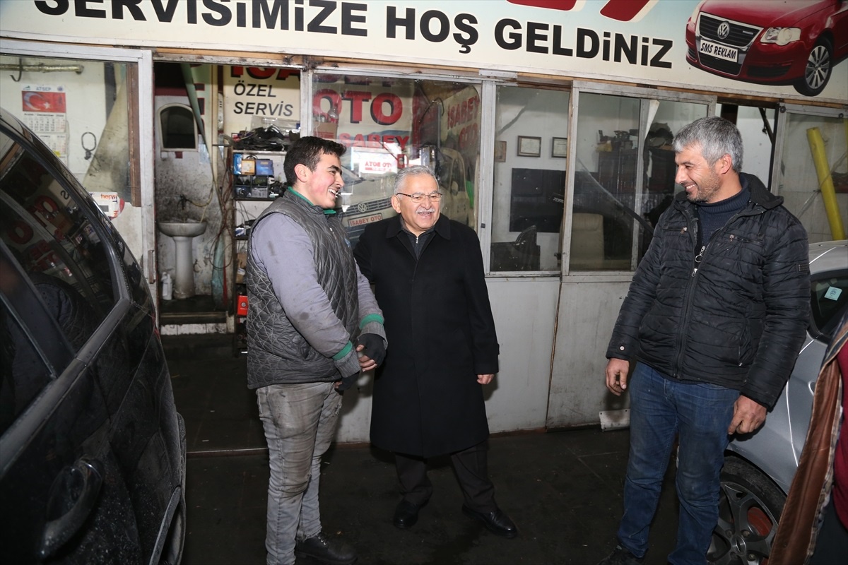 Kayseri Büyükşehir Belediye Başkanı Memduh Büyükkılıç, sanayi esnafını ziyaret etti