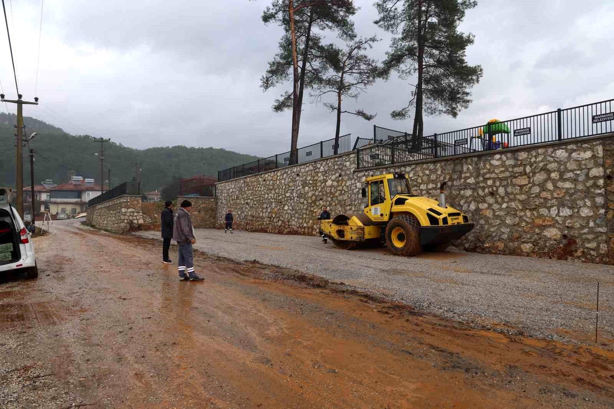Marmaris Çetibeli Mahallesi\'ne Meydan Düzenlemesi