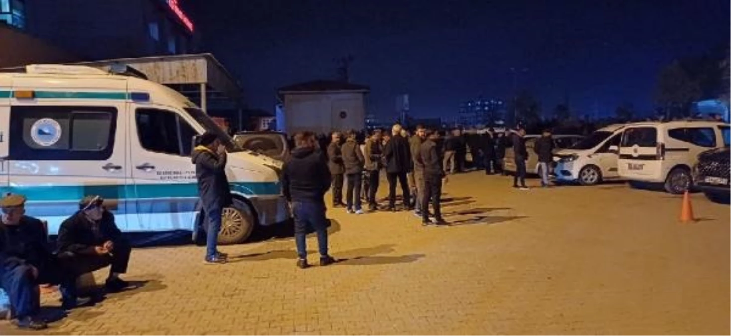 Mersin\'de Otobüs Kazasında Hayatını Kaybedenler Toprağa Verildi