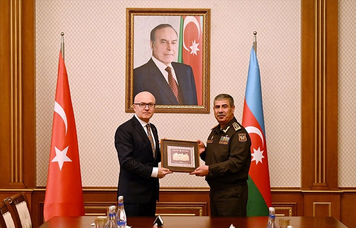 Milli Savunma Bakan Yardımcısı Tüfekci, Azerbaycan Savunma Bakanı ile Görüştü