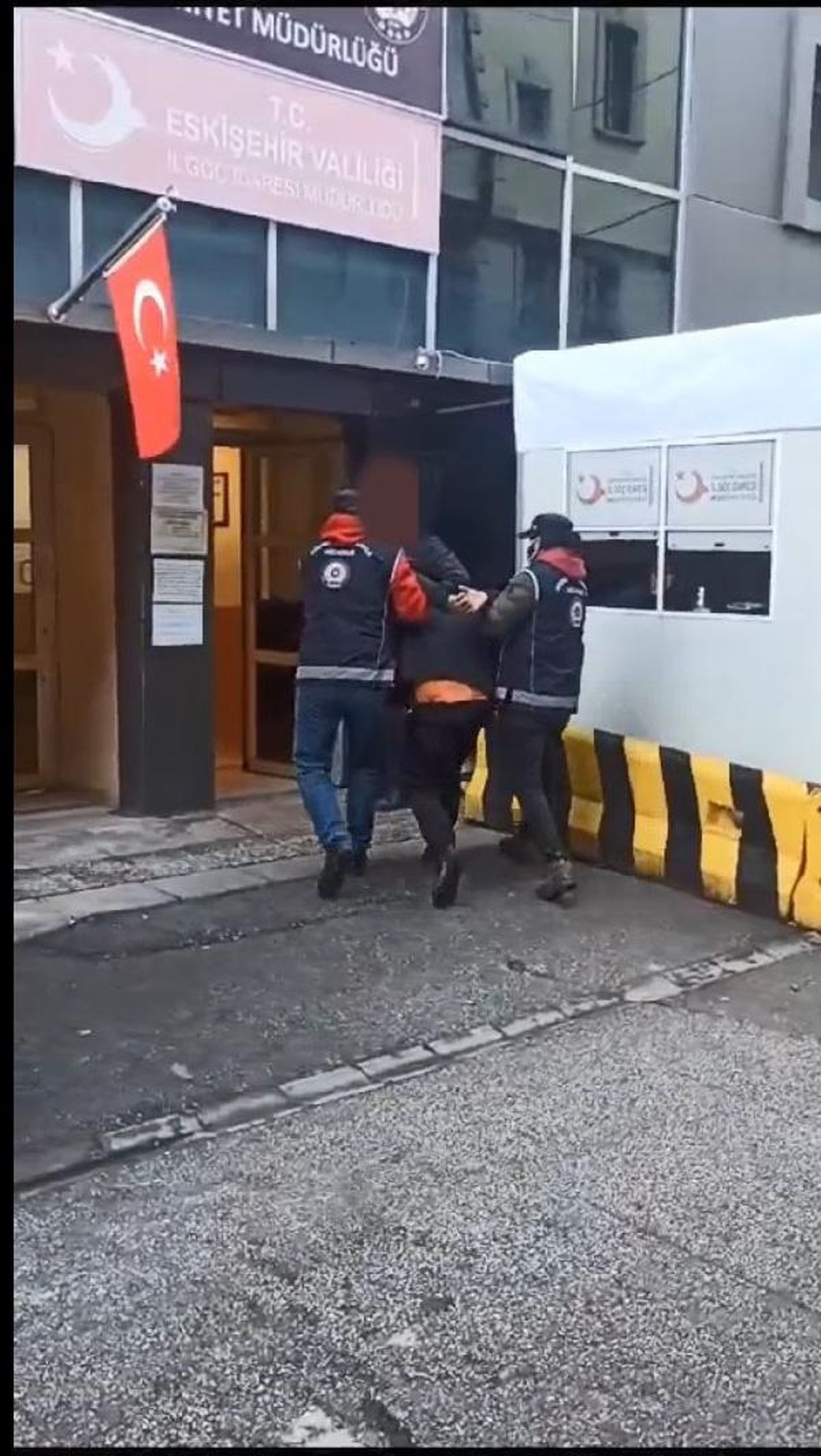 Eskişehir\'de Alacak Meselesi Yüzünden Tartışan Şüphelilere Sınır Dışı Kararı