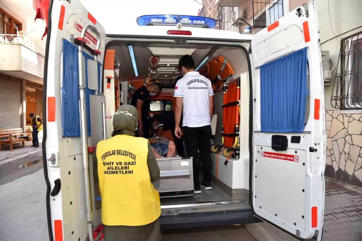 Mersin Toroslar Belediyesi, evde bakım, sağlık taraması ve hasta nakil ambulansı hizmetiyle birçok kişinin hayatını kolaylaştırıyor