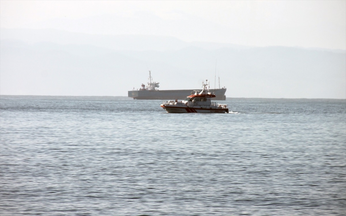 Zonguldak\'ta batan gemide kayıp 7 kişinin arama çalışmaları devam ediyor
